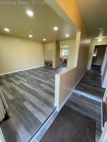 30987 BOEWE Drive, Warren, MI 48092