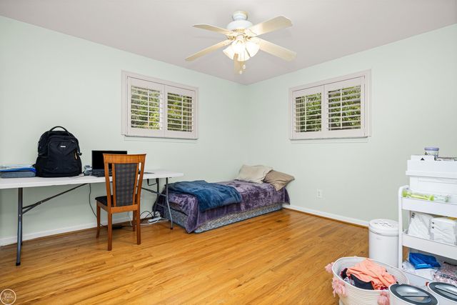 21920 Lakeshire, St Clair Shores, MI 48081