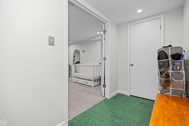 21920 Lakeshire, St Clair Shores, MI 48081