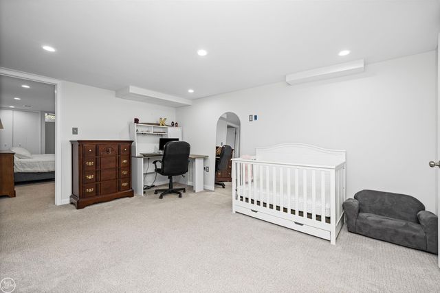 21920 Lakeshire, St Clair Shores, MI 48081