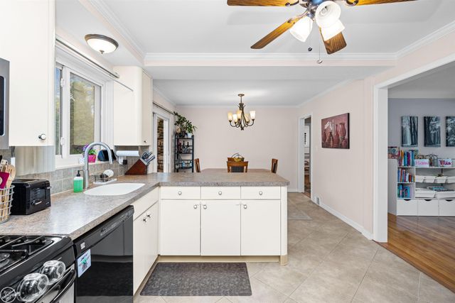 21920 Lakeshire, St Clair Shores, MI 48081