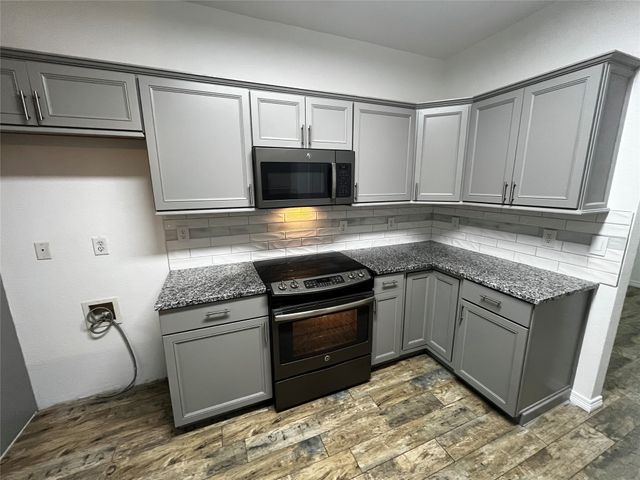 6406 Mill Valley Drive, Midlothian, TX 76065