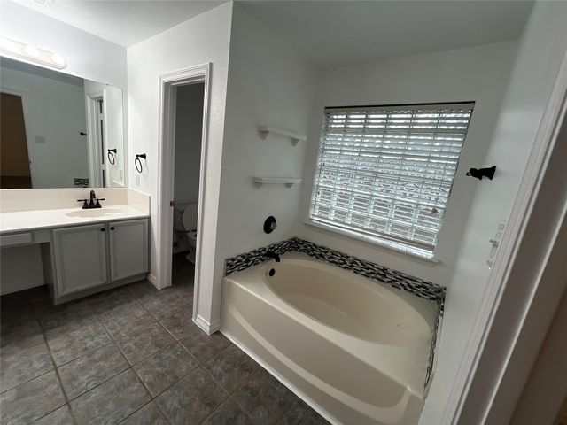 6406 Mill Valley Drive, Midlothian, TX 76065