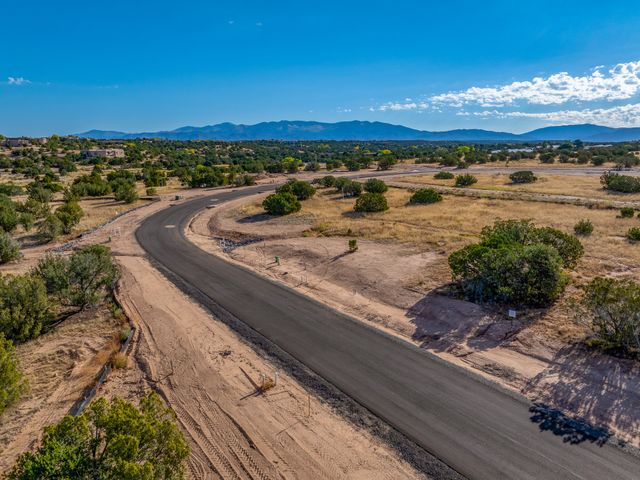 24 Tierra Antigua, Santa Fe, NM 87506