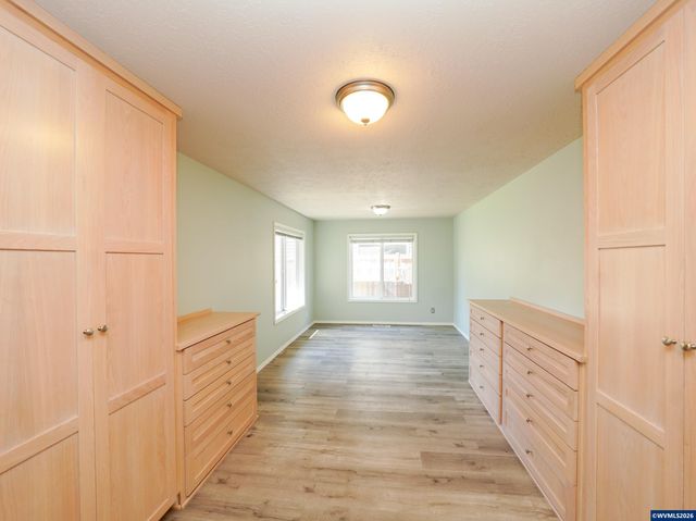 692 Burgundy Av NE, Keizer, OR 97303