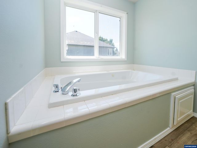 692 Burgundy Av NE, Keizer, OR 97303
