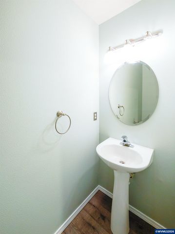 692 Burgundy Av NE, Keizer, OR 97303