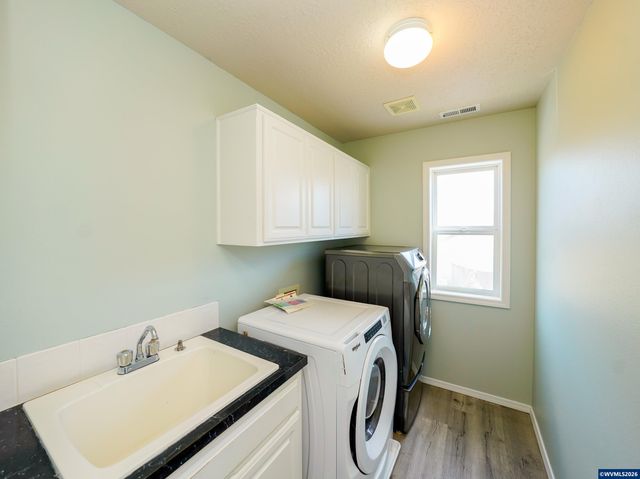 692 Burgundy Av NE, Keizer, OR 97303