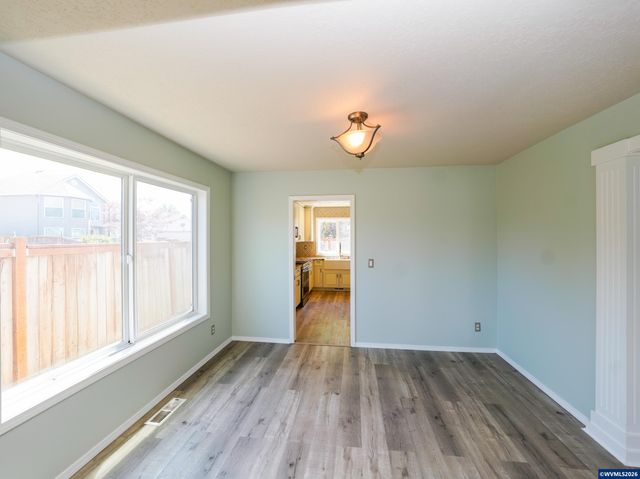 692 Burgundy Av NE, Keizer, OR 97303
