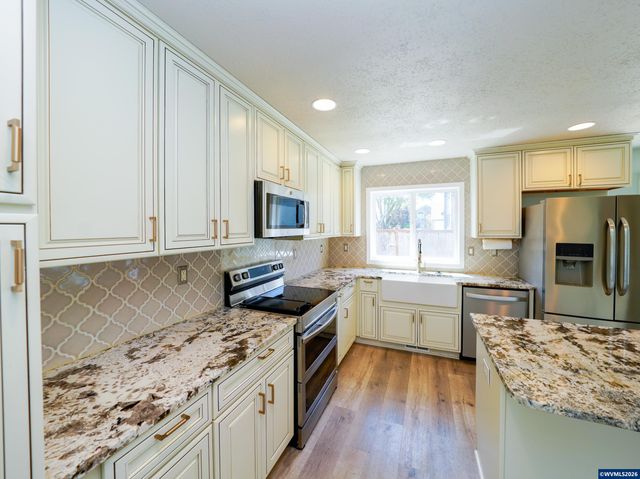 692 Burgundy Av NE, Keizer, OR 97303