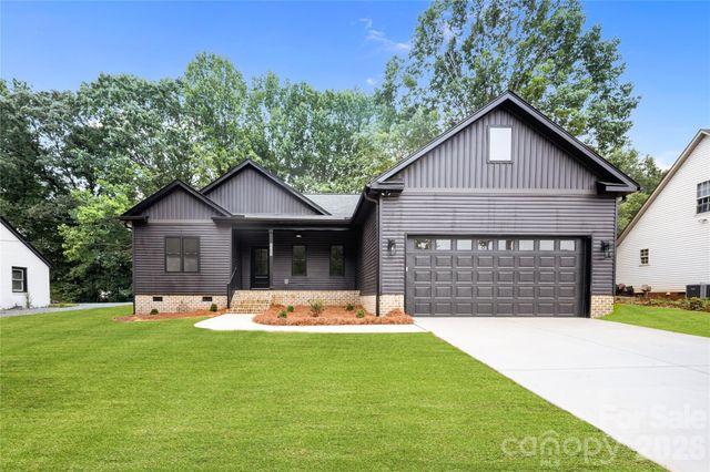 3301 Eva Drive NW, Concord, NC 28027