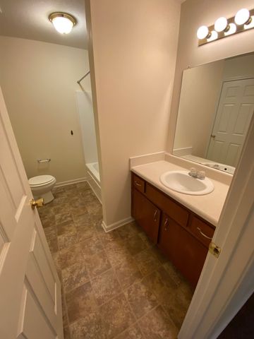 512 Patriot Park Ct Unit B, Clarksville, TN 37042