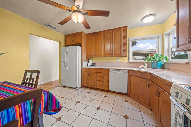 428 Village Dr, Chula Vista, CA 91911