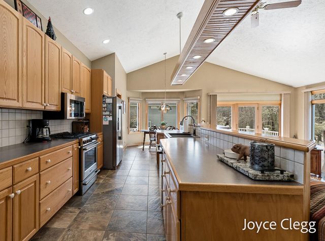4596 Jack Pine Drive, Holland, MI 49423