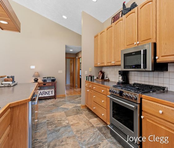 4596 Jack Pine Drive, Holland, MI 49423