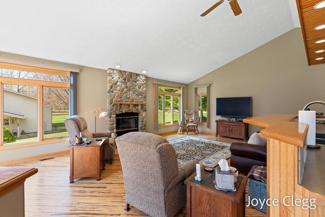 4596 Jack Pine Drive, Holland, MI 49423