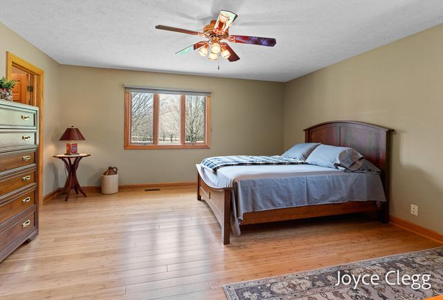 4596 Jack Pine Drive, Holland, MI 49423