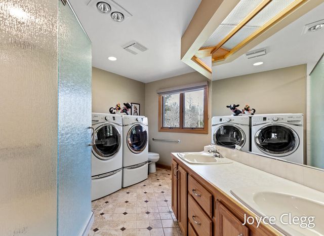 4596 Jack Pine Drive, Holland, MI 49423