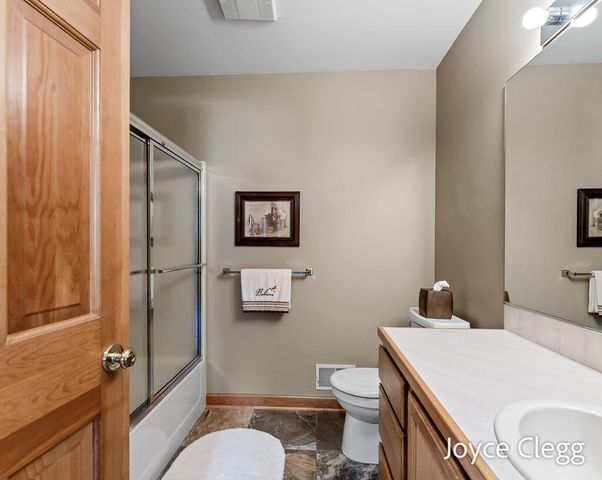 4596 Jack Pine Drive, Holland, MI 49423