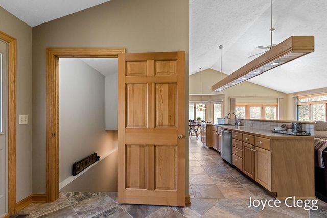 4596 Jack Pine Drive, Holland, MI 49423