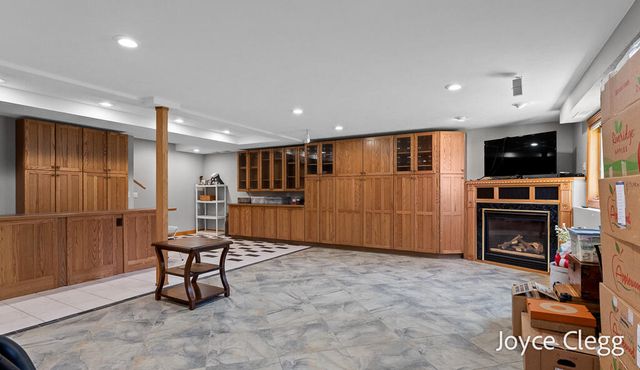 4596 Jack Pine Drive, Holland, MI 49423