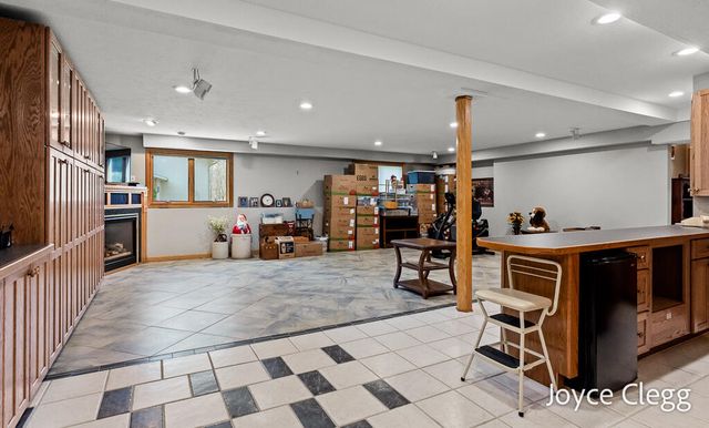 4596 Jack Pine Drive, Holland, MI 49423
