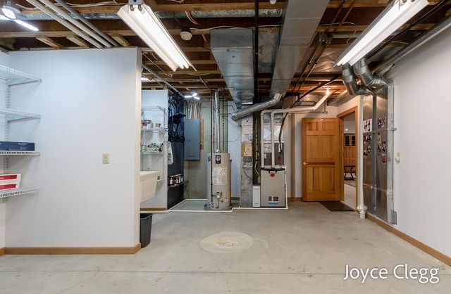 4596 Jack Pine Drive, Holland, MI 49423