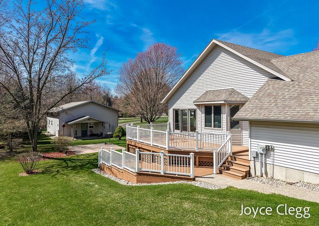 4596 Jack Pine Drive, Holland, MI 49423