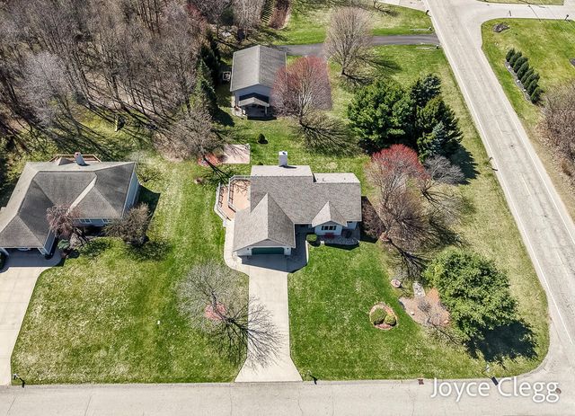 4596 Jack Pine Drive, Holland, MI 49423