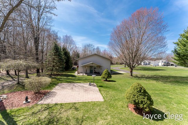 4596 Jack Pine Drive, Holland, MI 49423