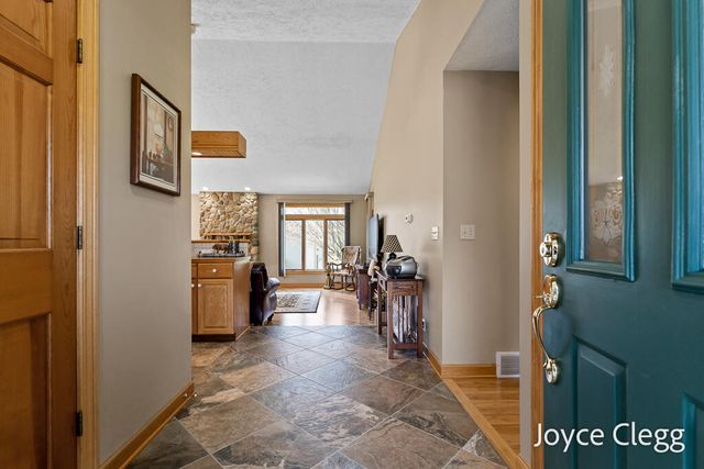 4596 Jack Pine Drive, Holland, MI 49423