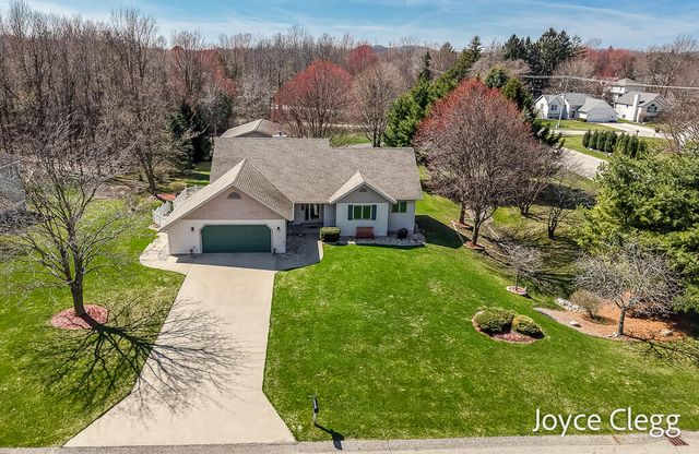 4596 Jack Pine Drive, Holland, MI 49423