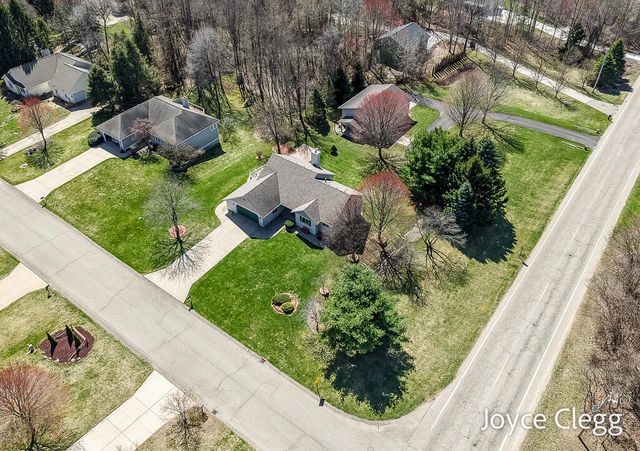4596 Jack Pine Drive, Holland, MI 49423