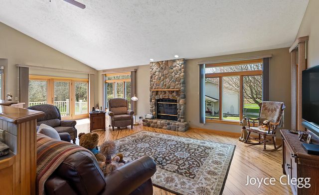 4596 Jack Pine Drive, Holland, MI 49423