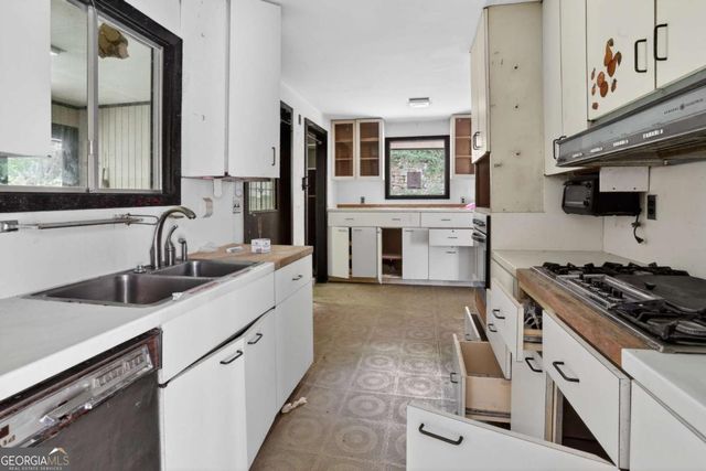 4015 Mcclatchey Circle NE, Atlanta, GA 30342
