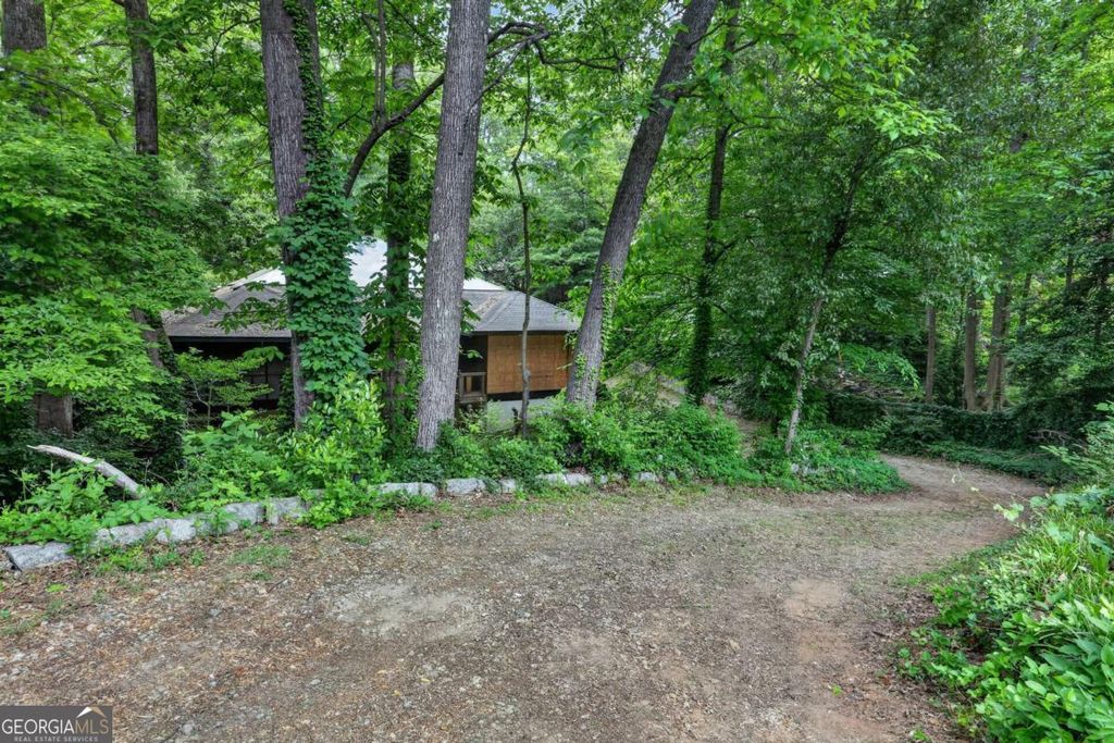 4015 Mcclatchey Circle NE, Atlanta, GA 30342