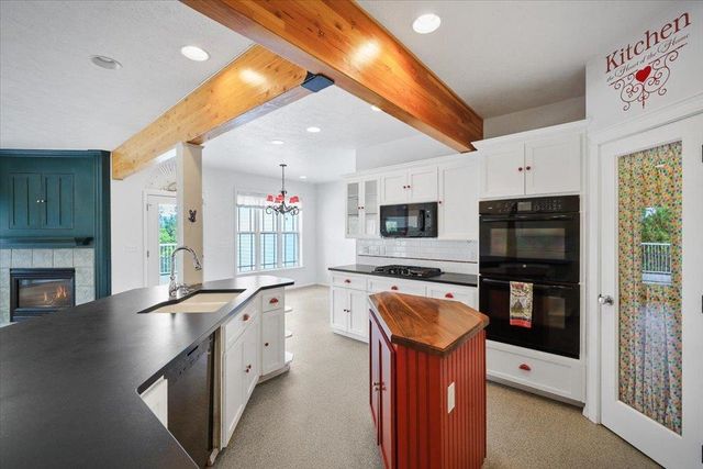8704 N MALVERN Rd, Newman Lake, WA 99025