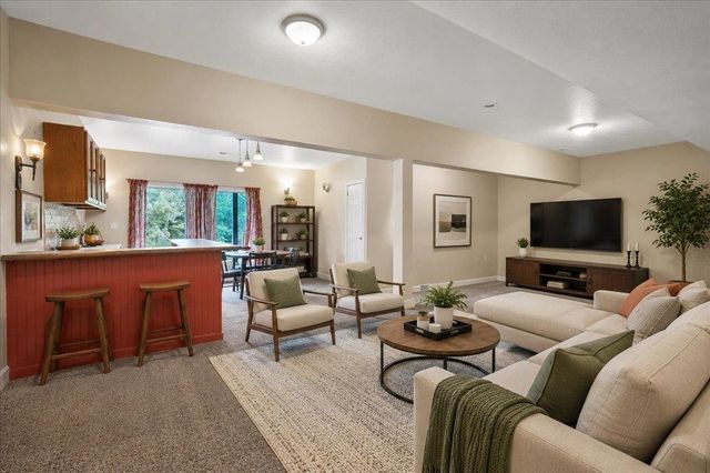 8704 N MALVERN Rd, Newman Lake, WA 99025