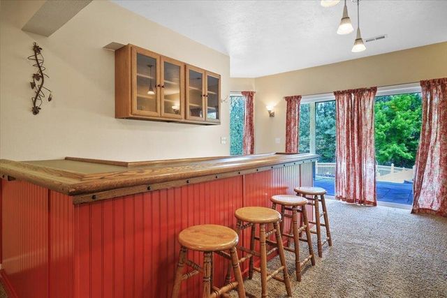 8704 N MALVERN Rd, Newman Lake, WA 99025