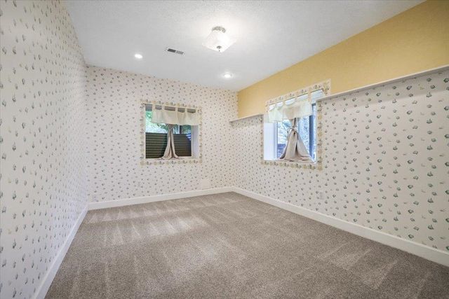 8704 N MALVERN Rd, Newman Lake, WA 99025