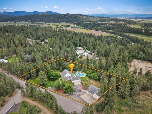 8704 N MALVERN Rd, Newman Lake, WA 99025