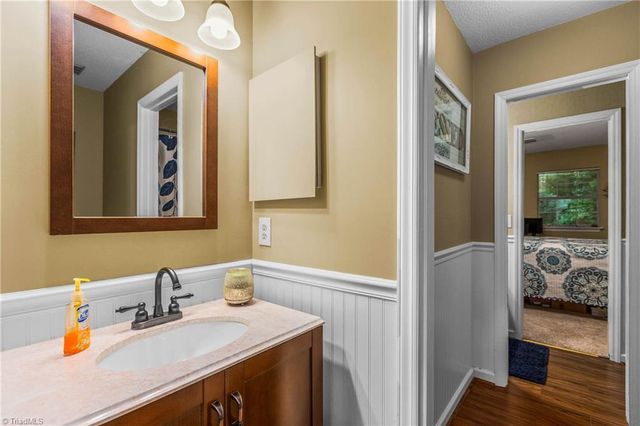2221 Stonecutter Drive, Winston-salem, NC 27103