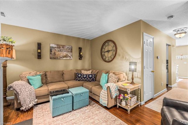 2221 Stonecutter Drive, Winston-salem, NC 27103