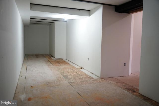 2001 S 10TH ST, Philadelphia, PA 19148