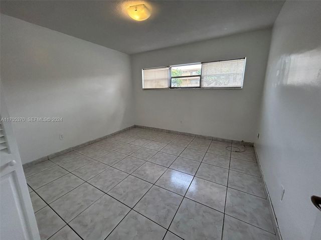 11855 NE 19th Drive 8, North Miami, FL 33181