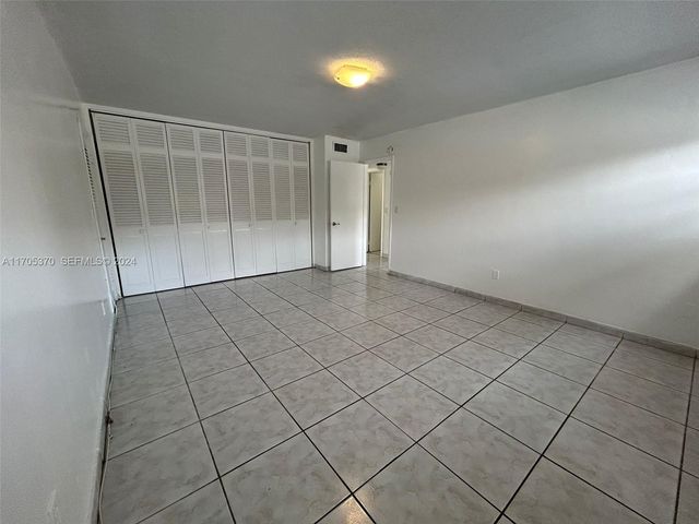 11855 NE 19th Drive 8, North Miami, FL 33181