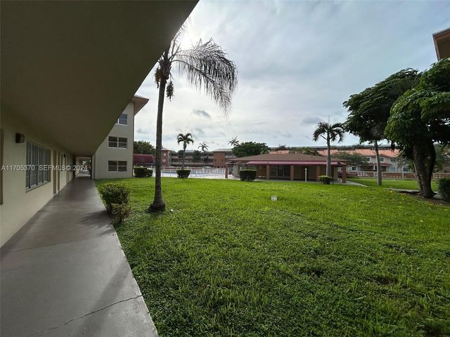 11855 NE 19th Drive 8, North Miami, FL 33181