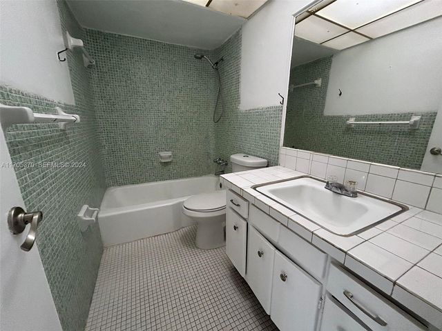 11855 NE 19th Drive 8, North Miami, FL 33181