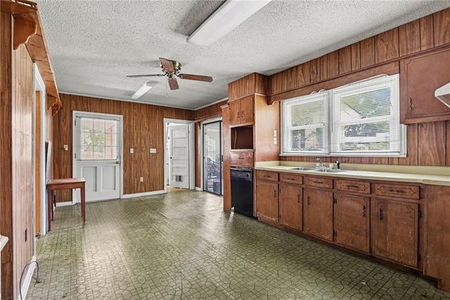 422 Bartson Street, Lavonia, GA 30553