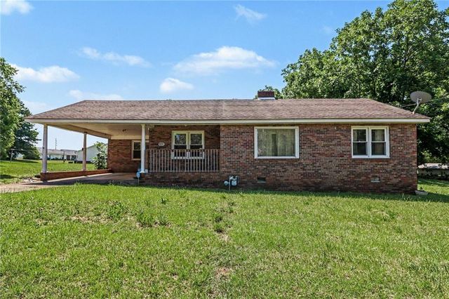 422 Bartson Street, Lavonia, GA 30553